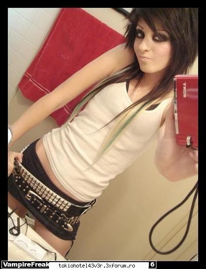 :finger: emo girl