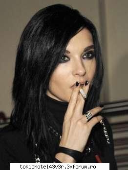 Niste detalii despre Marele Bill Kaulitz=)) - draga Lady Sabaku tin s te anunt ca bill fumeaza - Bill Kaulitz