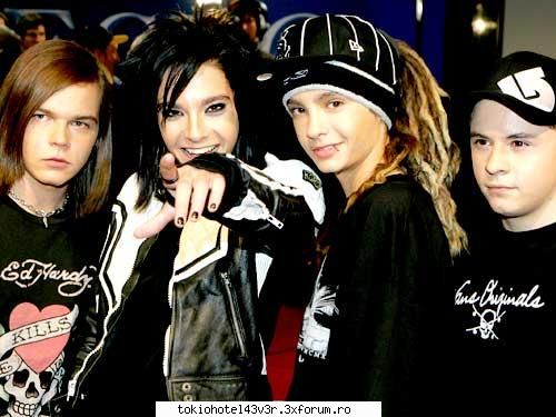 funny - Bill uite-o cioara Tom: Unde ,Unde Bill: Uite-o - Tokio Hotel